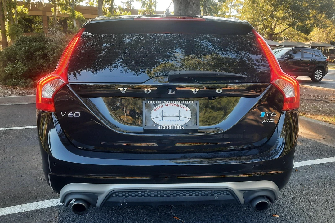 2017 Volvo V60 1st Gen - Image 5 of 31