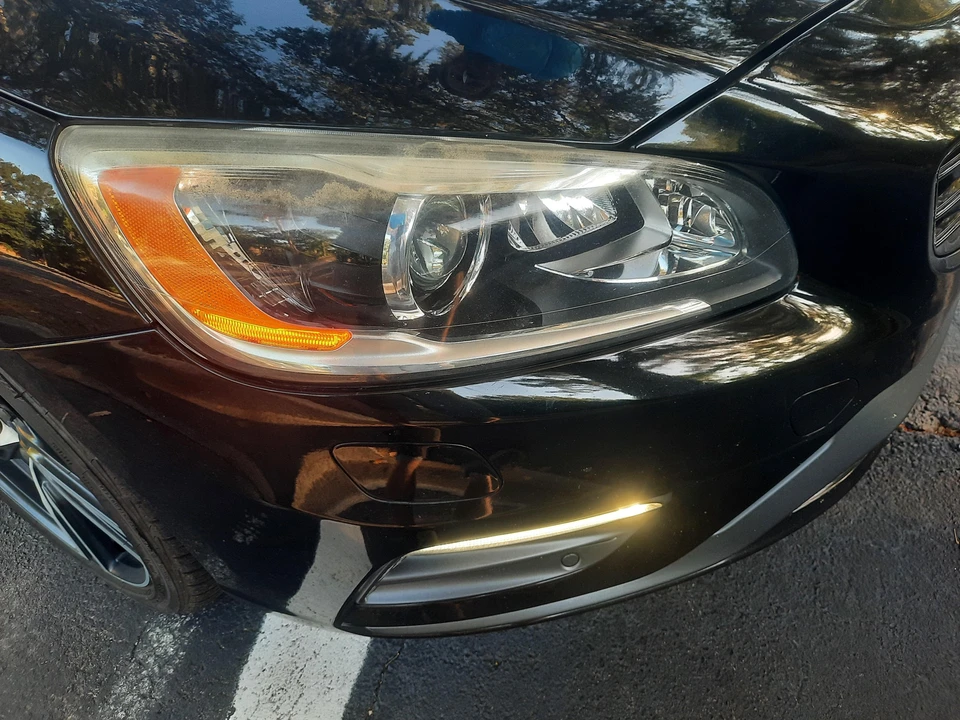 2017 Volvo V60 1st Gen - Image 28 of 31