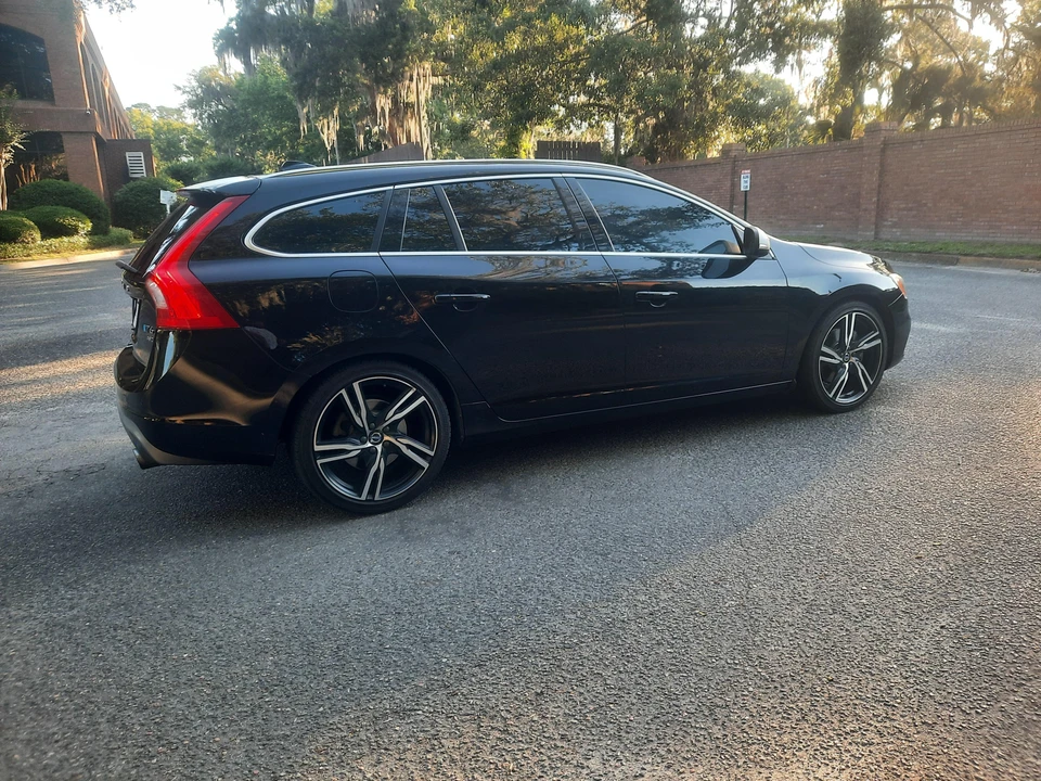 2017 Volvo V60 1st Gen - Image 21 of 31