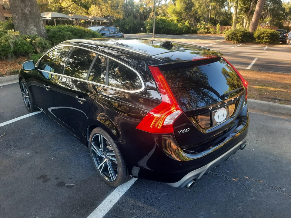 2017 Volvo V60 1st Gen - Image 18 of 31