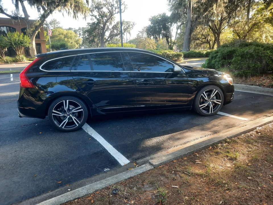 2017 Volvo V60 1st Gen - Image 22 of 31