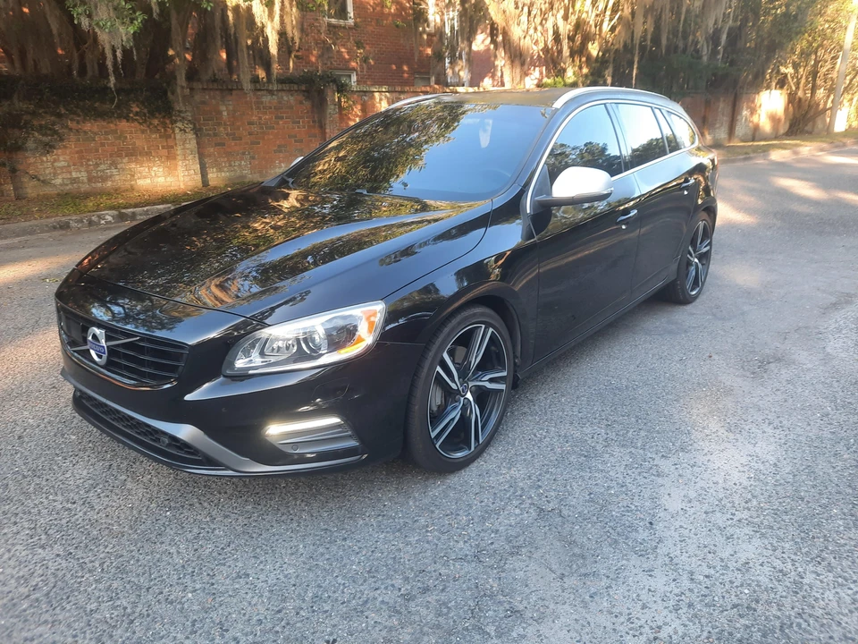 2017 Volvo V60 1st Gen - Image 11 of 31