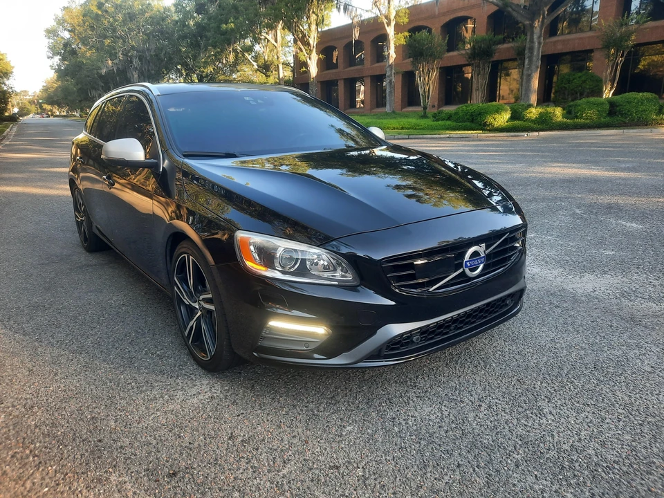 2017 Volvo V60 1st Gen - Image 25 of 31