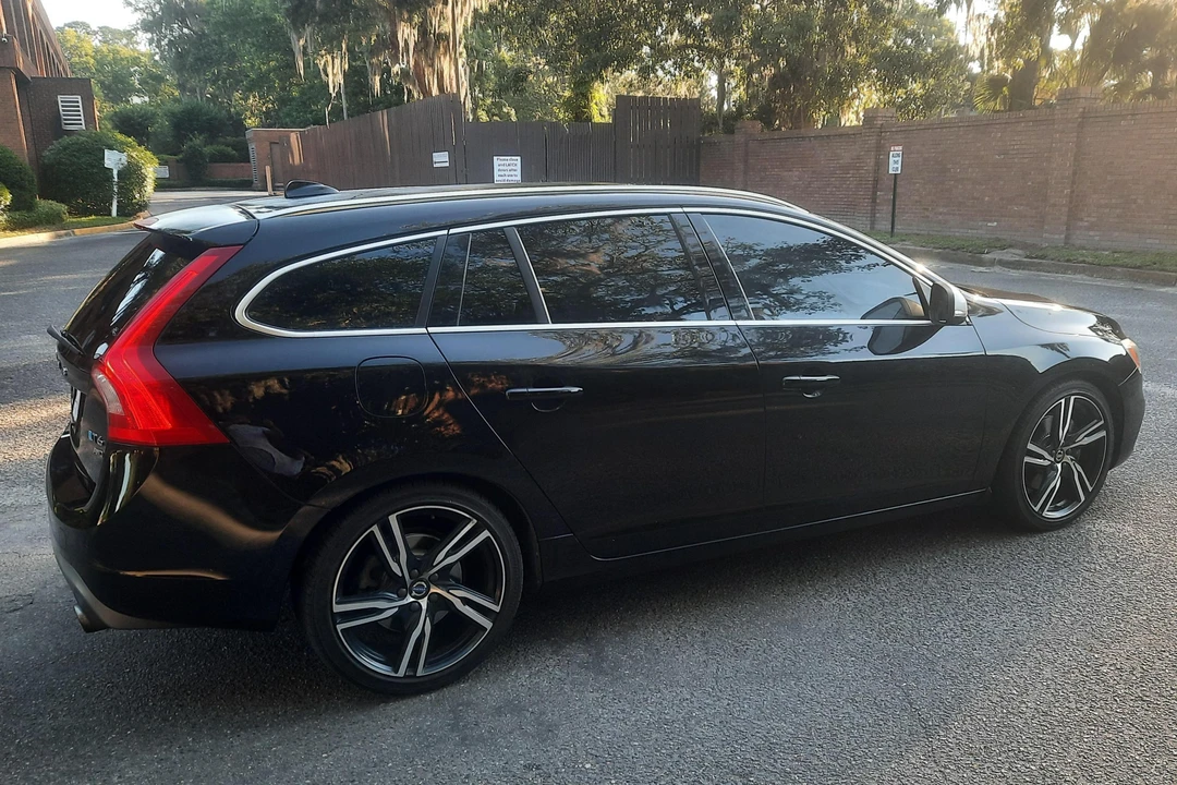 2017 Volvo V60 1st Gen - Image 4 of 31