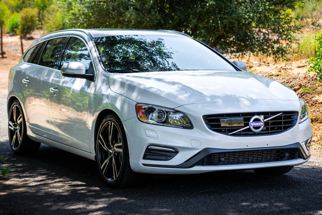 2017 Volvo V60 1st Gen - Image 3 of 31