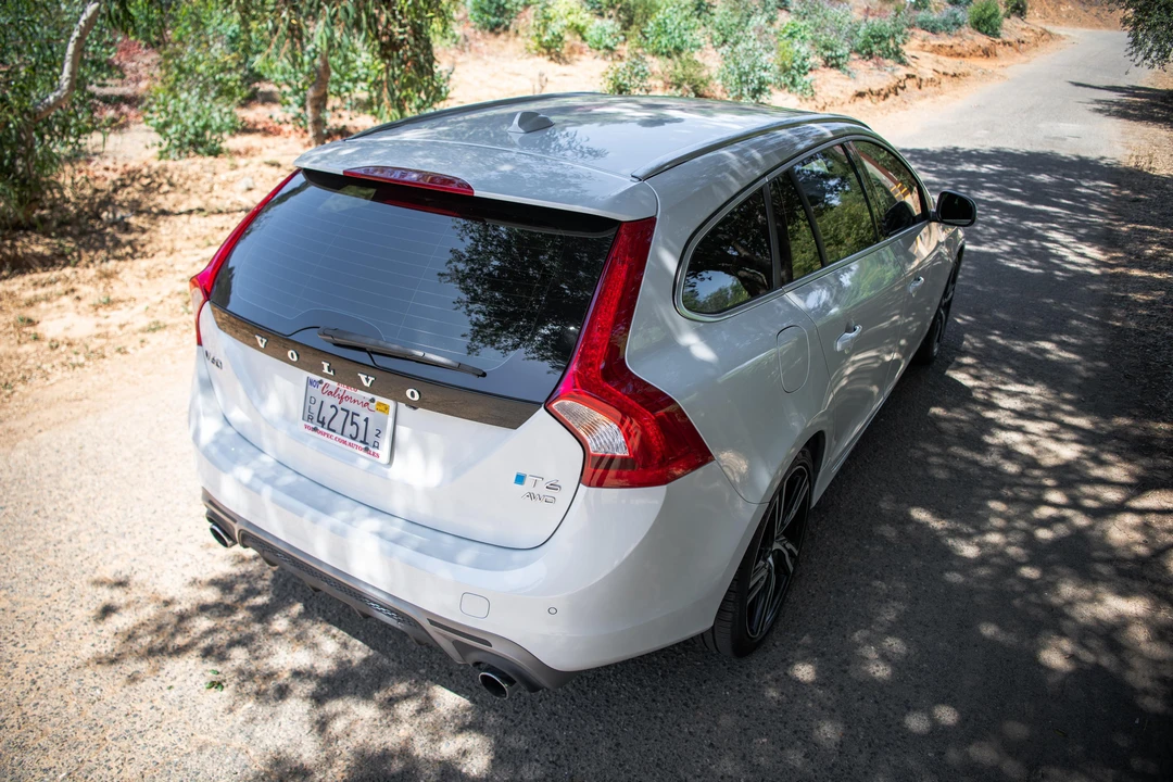2017 Volvo V60 1st Gen - Image 9 of 31