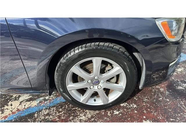 2017 Volvo V60 1st Gen - Image 16 of 21