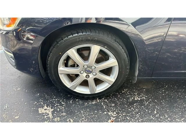 2017 Volvo V60 1st Gen - Image 18 of 21