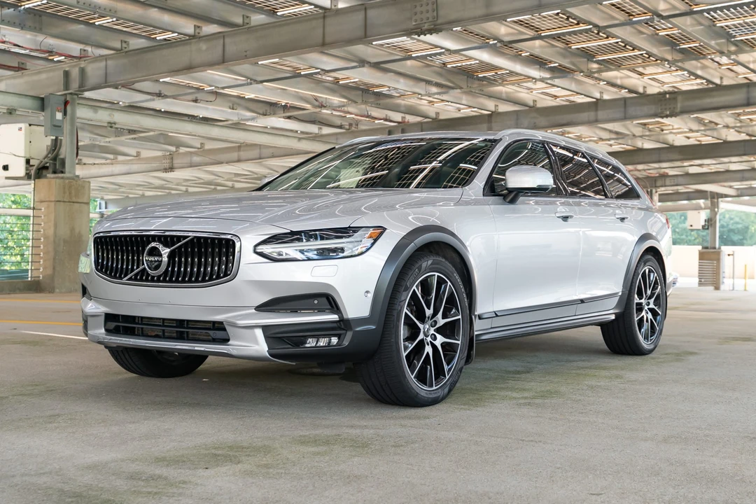 2017 Volvo V90 - Image 2 of 31