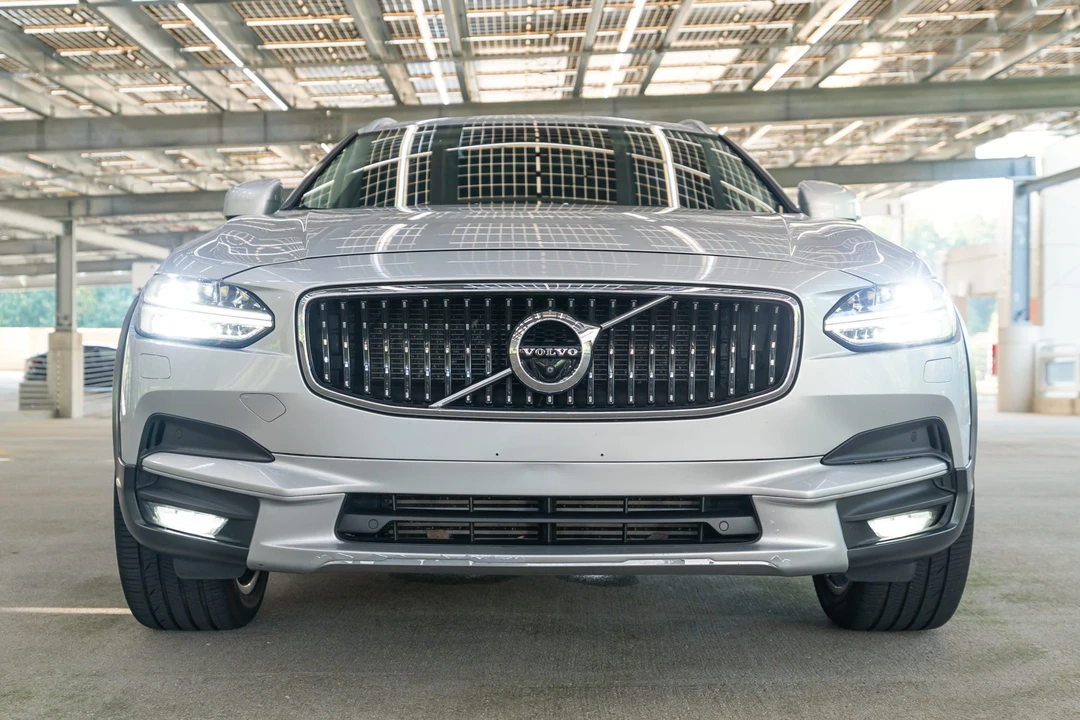 2017 Volvo V90 - Image 4 of 31