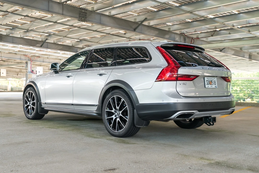 2017 Volvo V90 - Image 9 of 31