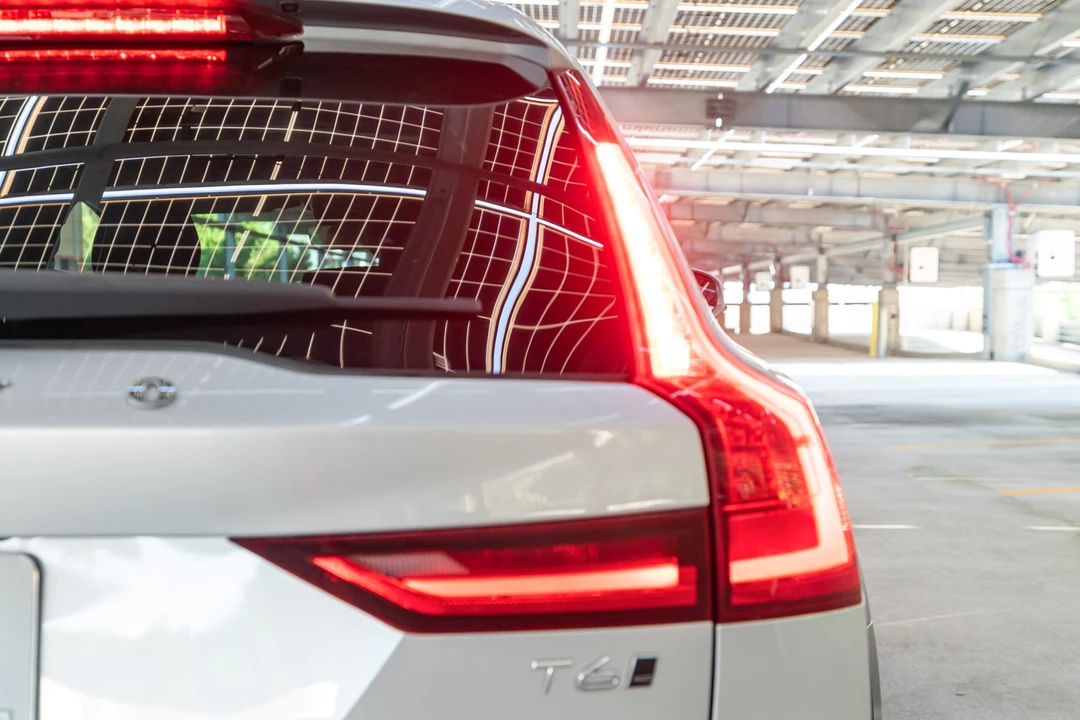 2017 Volvo V90 - Image 19 of 31