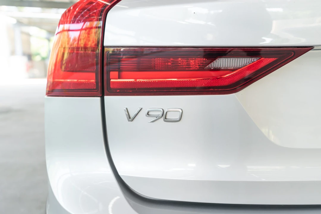2017 Volvo V90 - Image 20 of 31