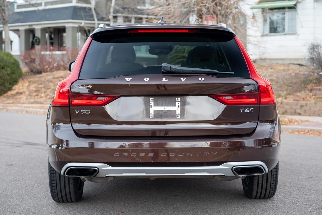 2017 Volvo V90 - Image 10 of 31