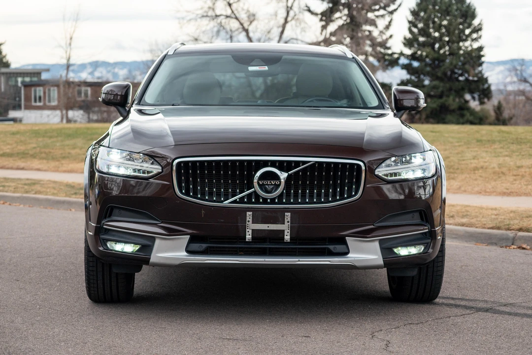 2017 Volvo V90 - Image 7 of 31