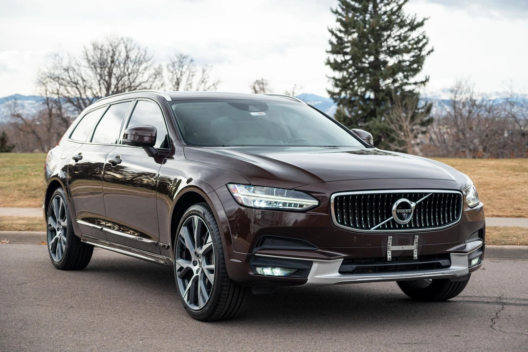 2017 Volvo V90 - Image 12 of 31