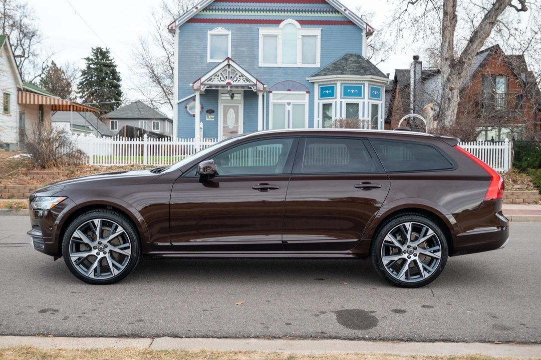 2017 Volvo V90 - Image 8 of 31