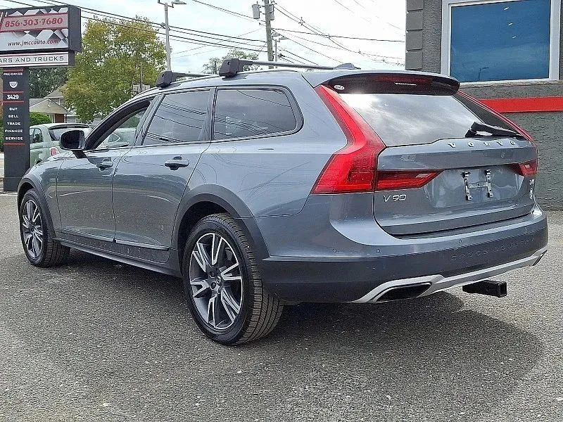 2017 Volvo V90 - Image 5 of 12