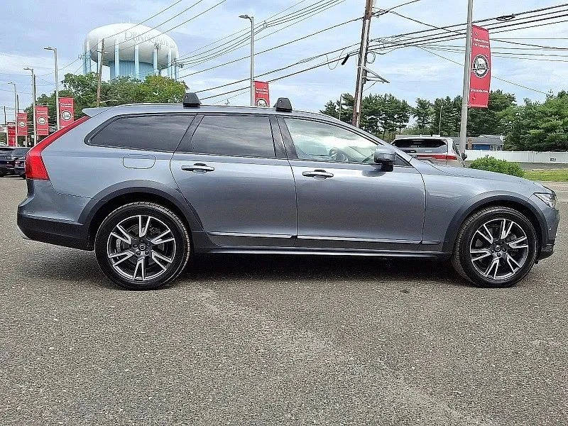 2017 Volvo V90 - Image 8 of 12
