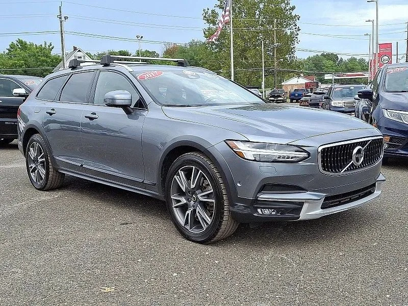 2017 Volvo V90 - Image 2 of 12