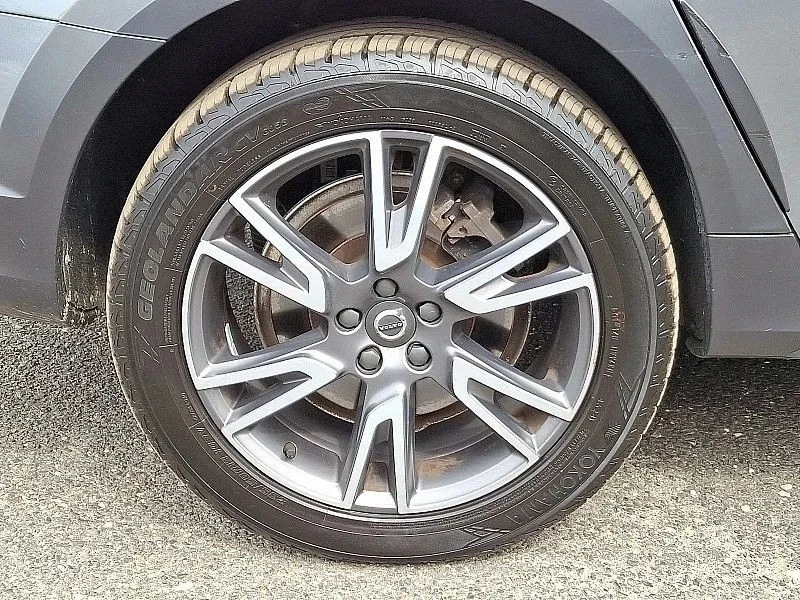 2017 Volvo V90 - Image 9 of 12