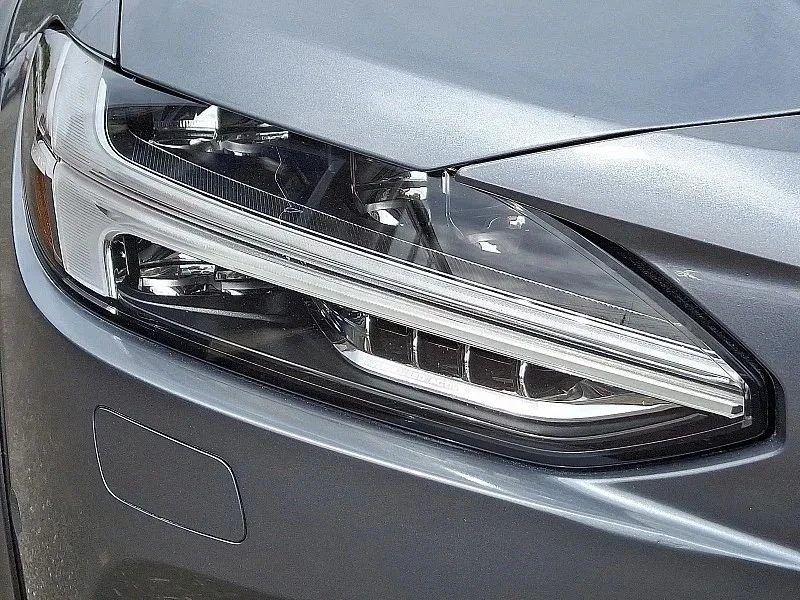 2017 Volvo V90 - Image 10 of 12