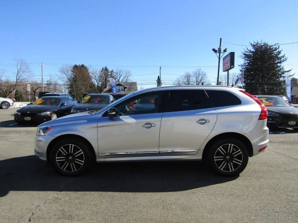 2017 Volvo XC60 1st Gen - Image 2 of 20