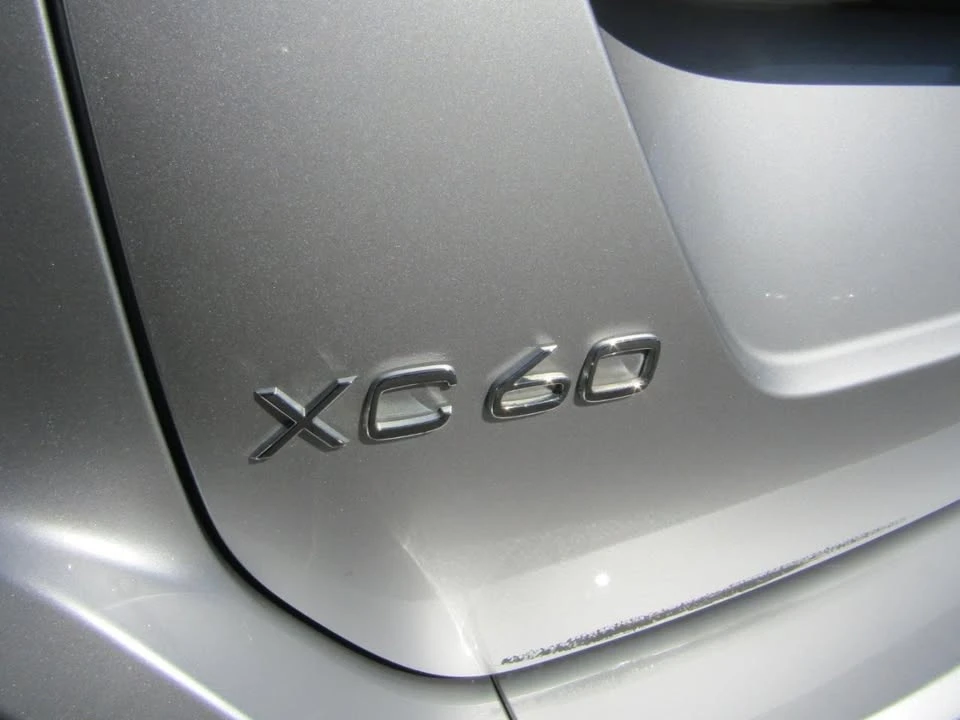 2017 Volvo XC60 1st Gen - Image 9 of 20