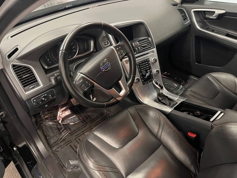 2017 Volvo XC60 1st Gen - Image 8 of 20