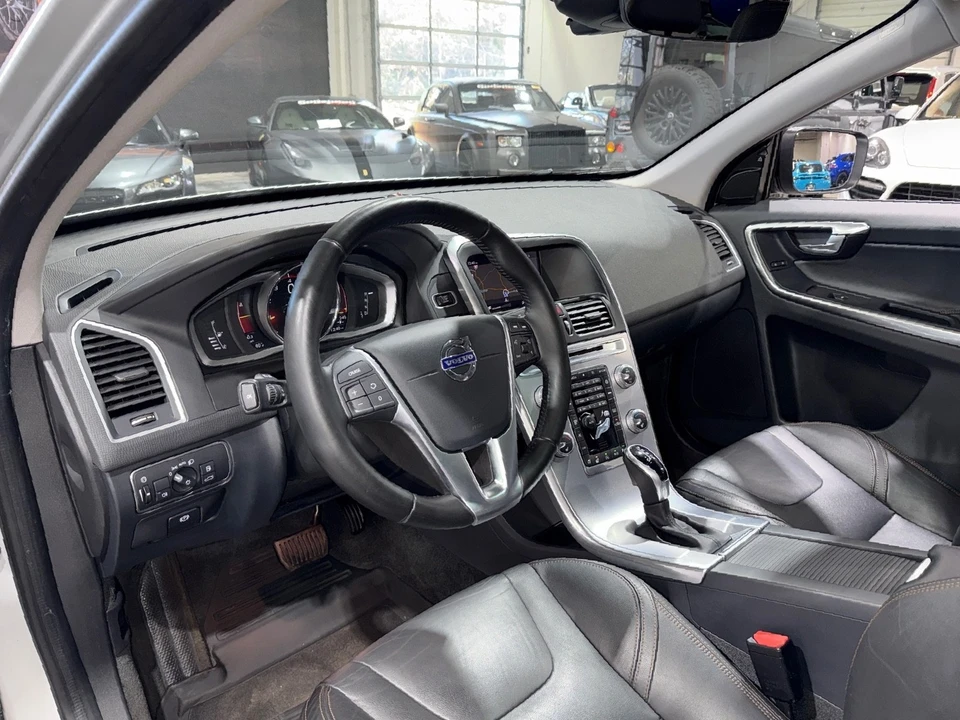 2017 Volvo XC60 1st Gen - Image 7 of 12