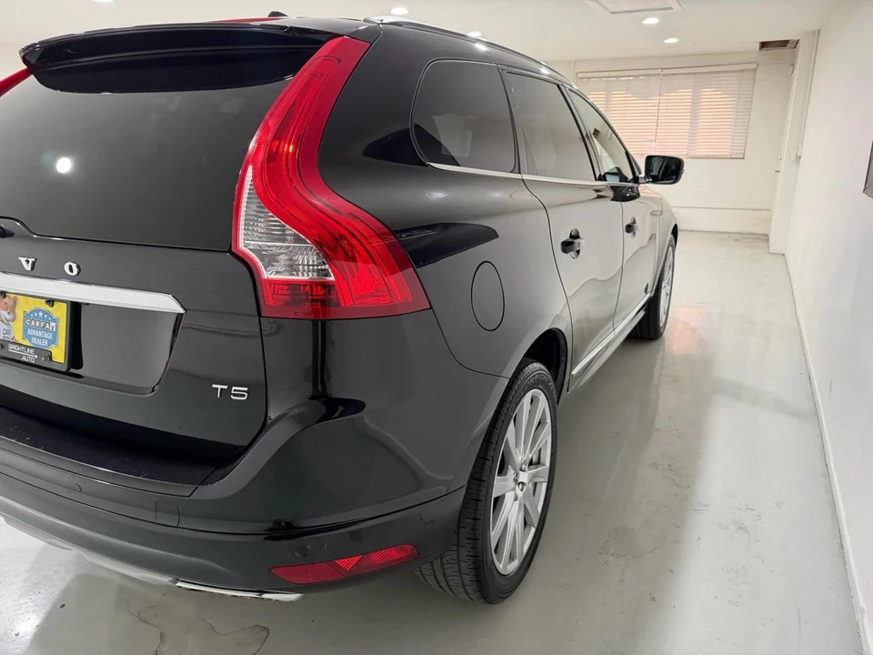 2017 Volvo XC60 1st Gen - Image 5 of 16