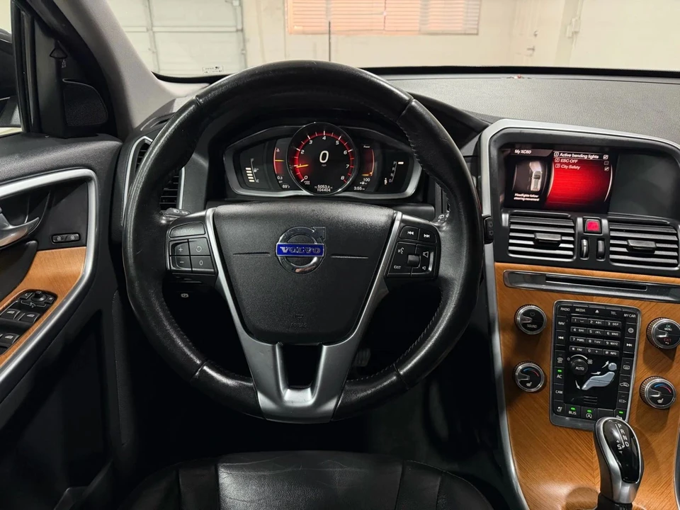 2017 Volvo XC60 1st Gen - Image 10 of 16