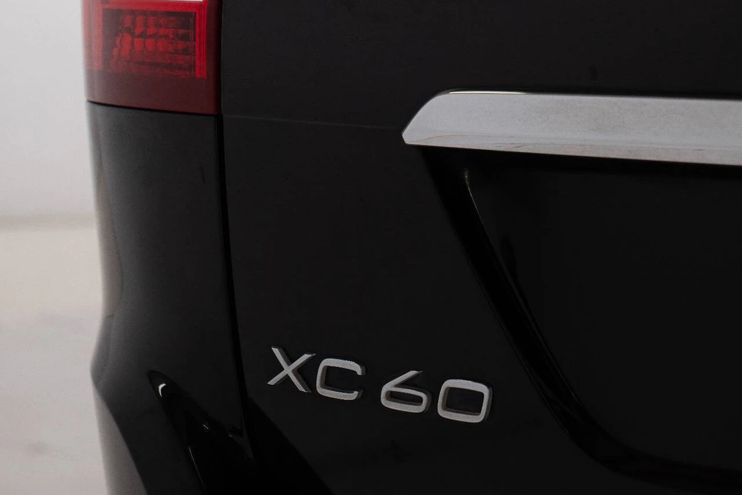 2017 Volvo XC60 1st Gen - Image 20 of 21