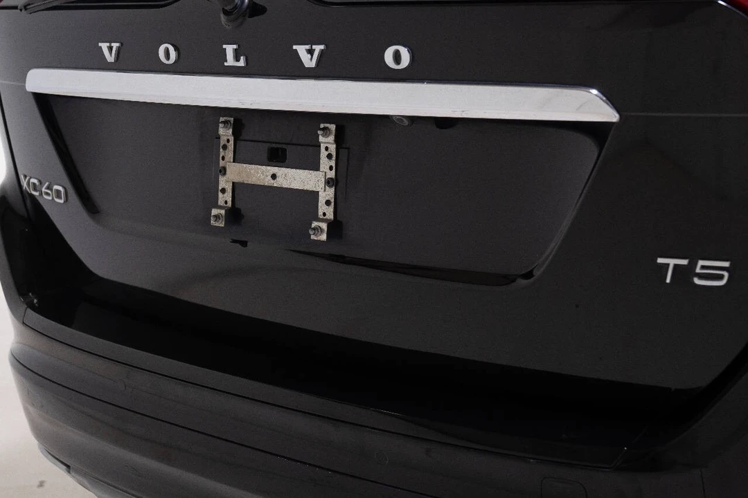 2017 Volvo XC60 1st Gen - Image 21 of 21