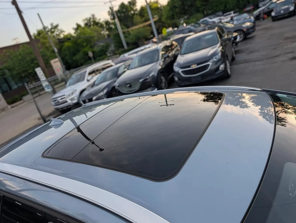 2017 Volvo XC60 1st Gen - Image 11 of 20