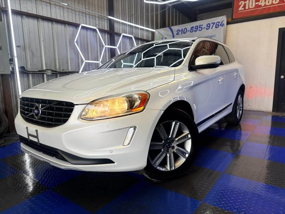 2017 Volvo XC60 1st Gen - Image 2 of 9