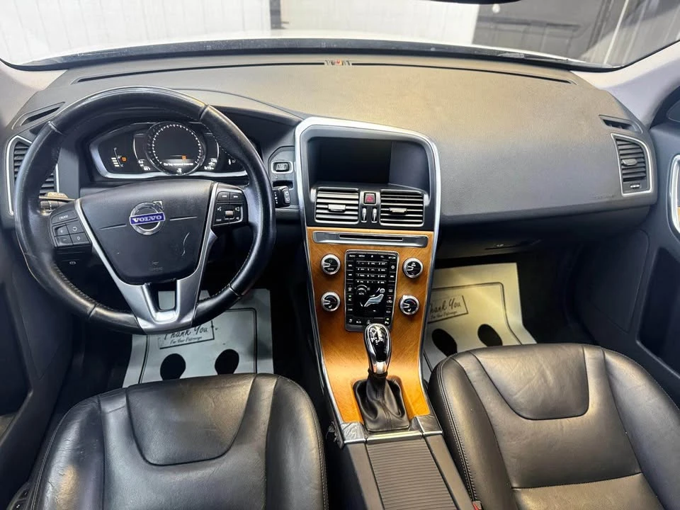 2017 Volvo XC60 1st Gen - Image 7 of 9