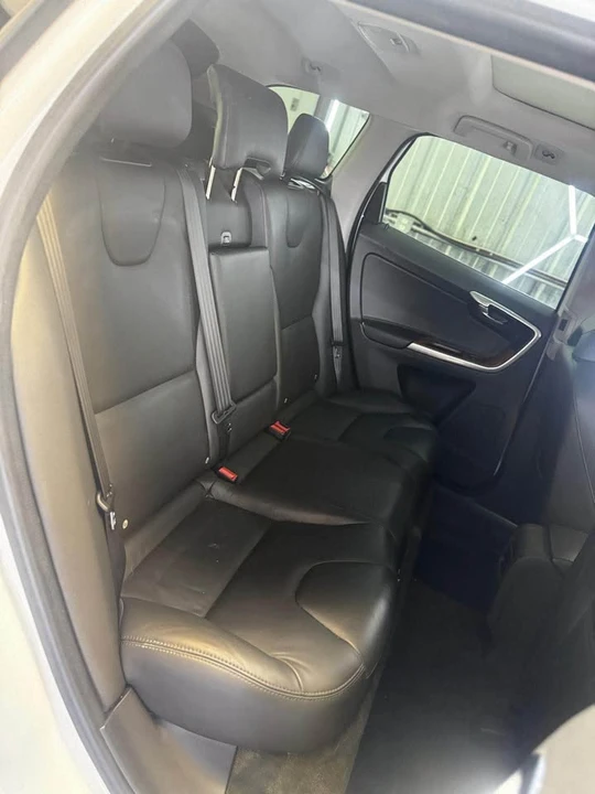 2017 Volvo XC60 1st Gen - Image 8 of 9