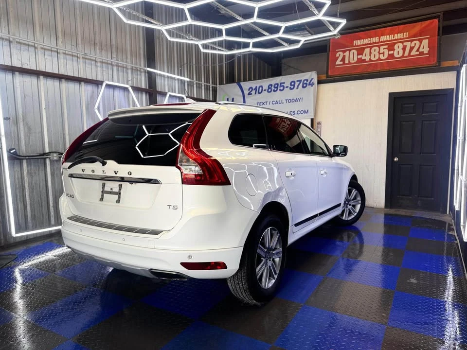 2017 Volvo XC60 1st Gen - Image 4 of 9