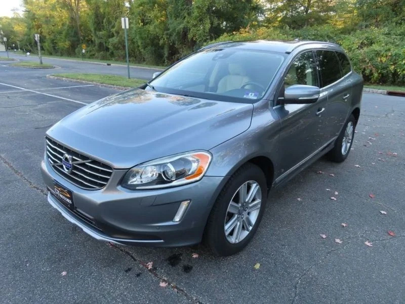 2017 Volvo XC60 1st Gen - Image 4 of 12