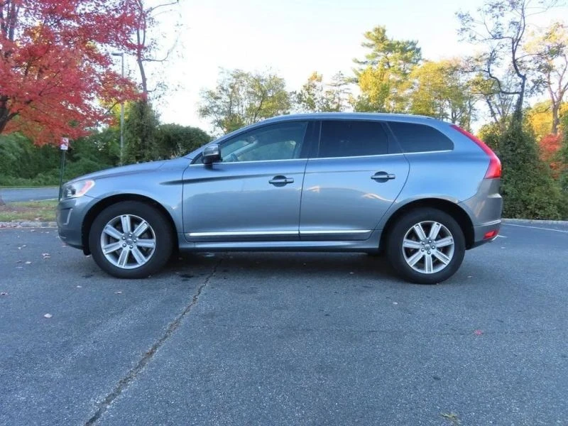 2017 Volvo XC60 1st Gen - Image 5 of 12
