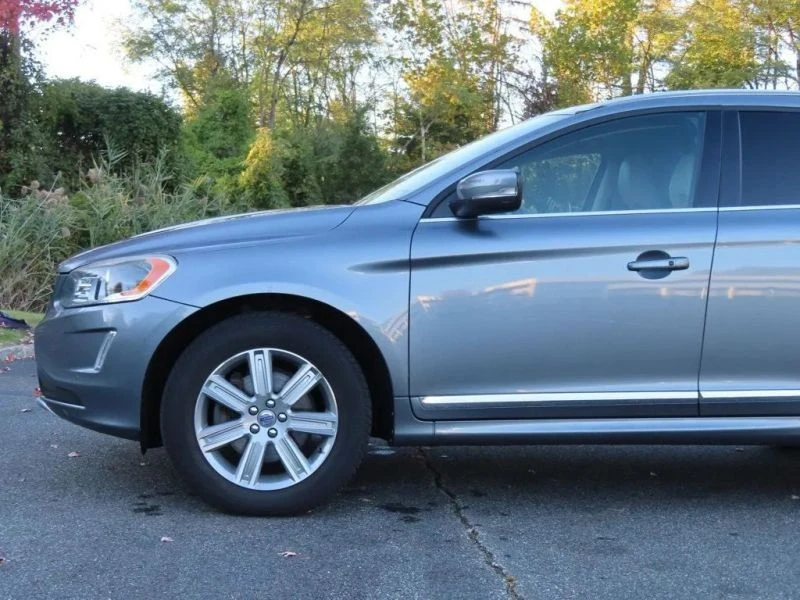 2017 Volvo XC60 1st Gen - Image 6 of 12