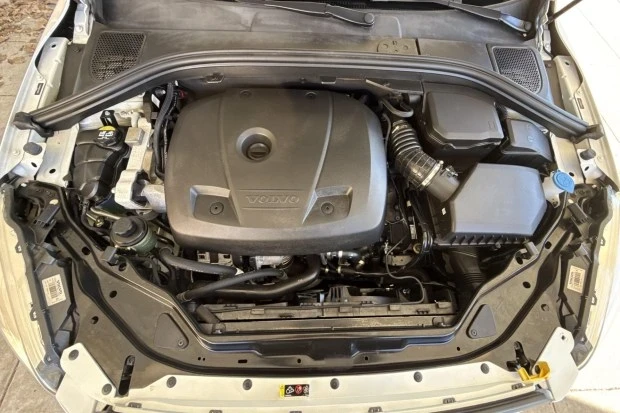 2017 Volvo XC60 1st Gen - Image 6 of 8