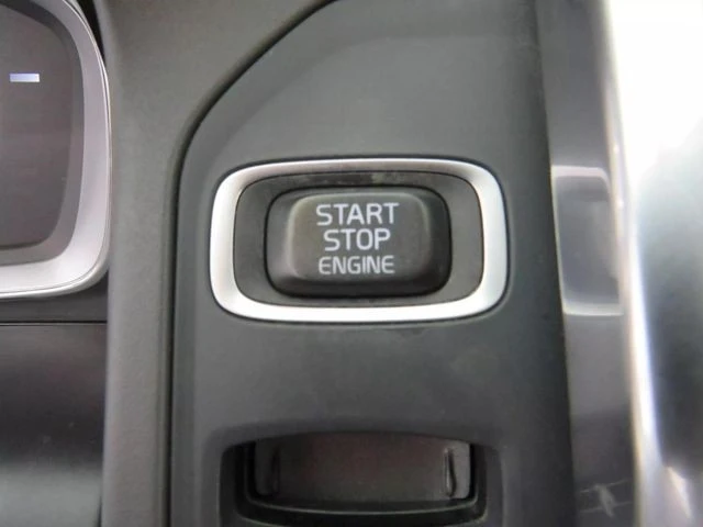 2017 Volvo XC60 1st Gen - Image 17 of 21