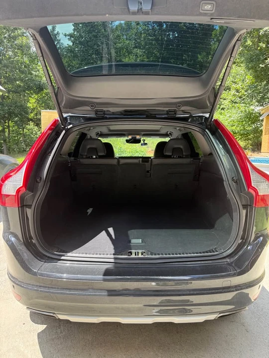 2017 Volvo XC60 1st Gen - Image 10 of 15