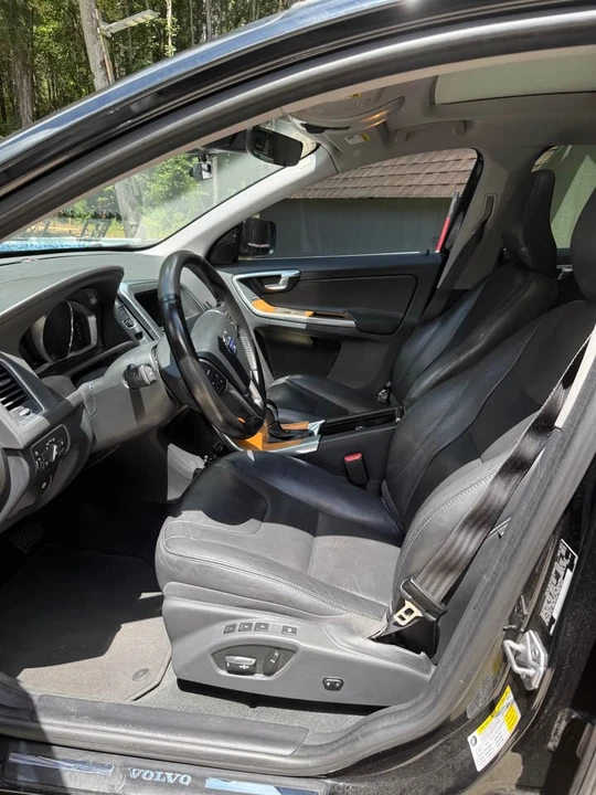 2017 Volvo XC60 1st Gen - Image 6 of 15
