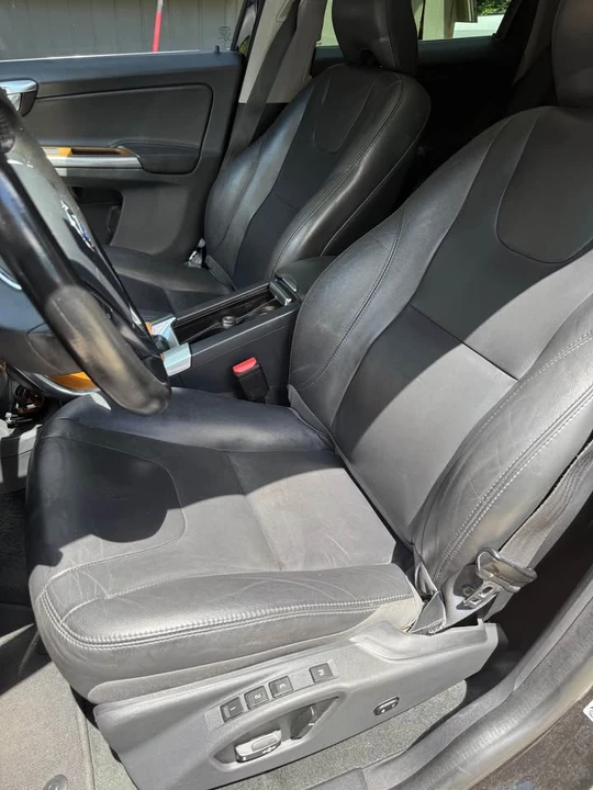 2017 Volvo XC60 1st Gen - Image 5 of 15