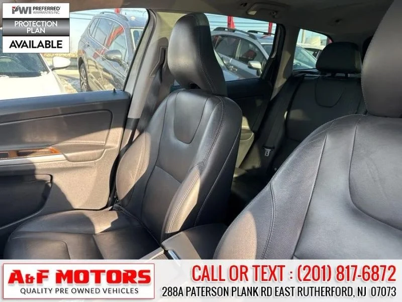 2017 Volvo XC60 1st Gen - Image 11 of 12