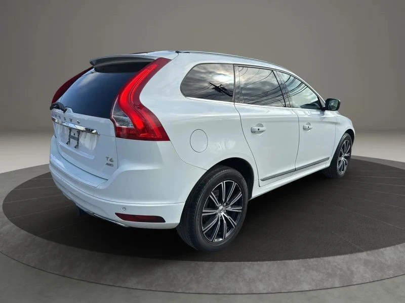2017 Volvo XC60 1st Gen - Image 5 of 12