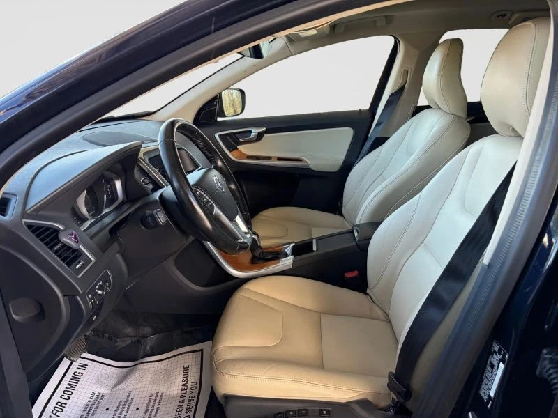2017 Volvo XC60 1st Gen - Image 10 of 12